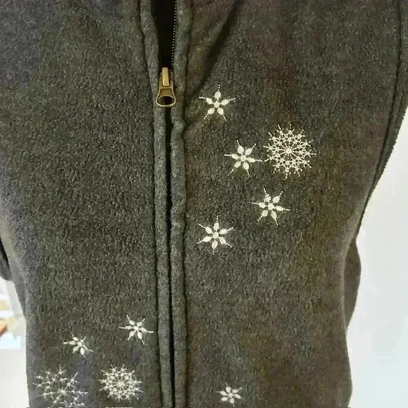Rebecca Malone Gray Christmas Scottie Dog Fleece Vest, size Medium - Picture 3 of 5